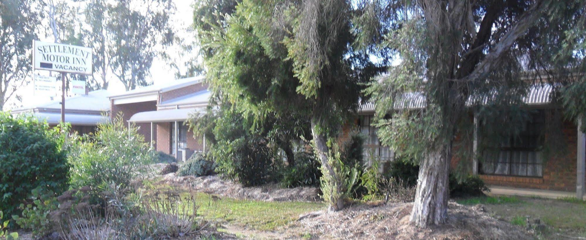 Settlement Motor Inn Deniliquin Eksteriør billede