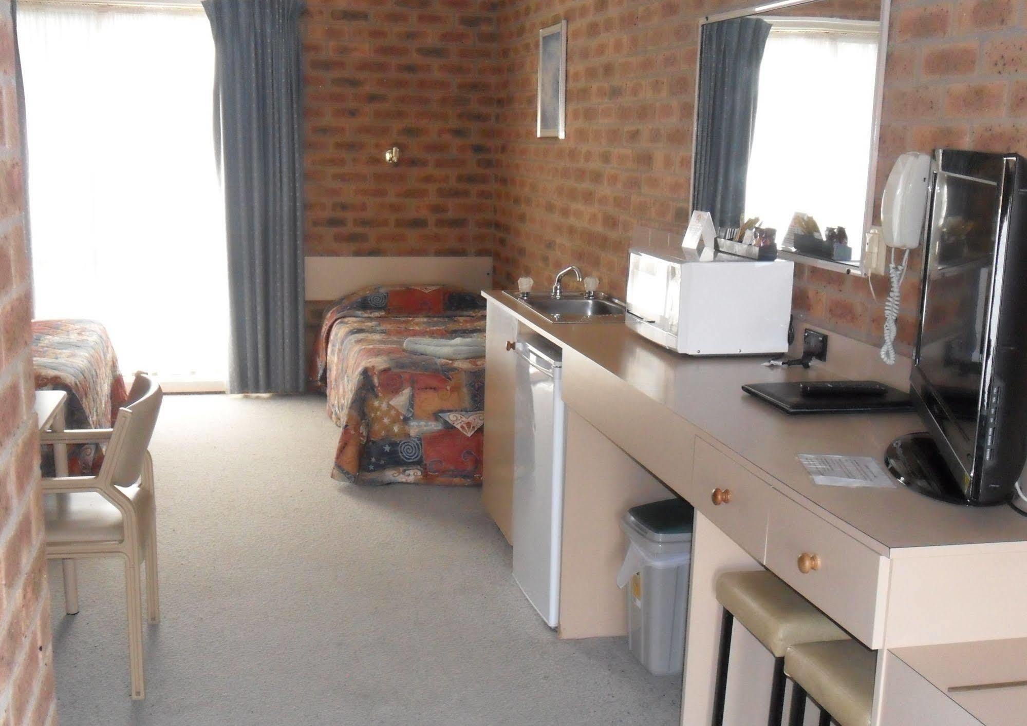 Settlement Motor Inn Deniliquin Eksteriør billede