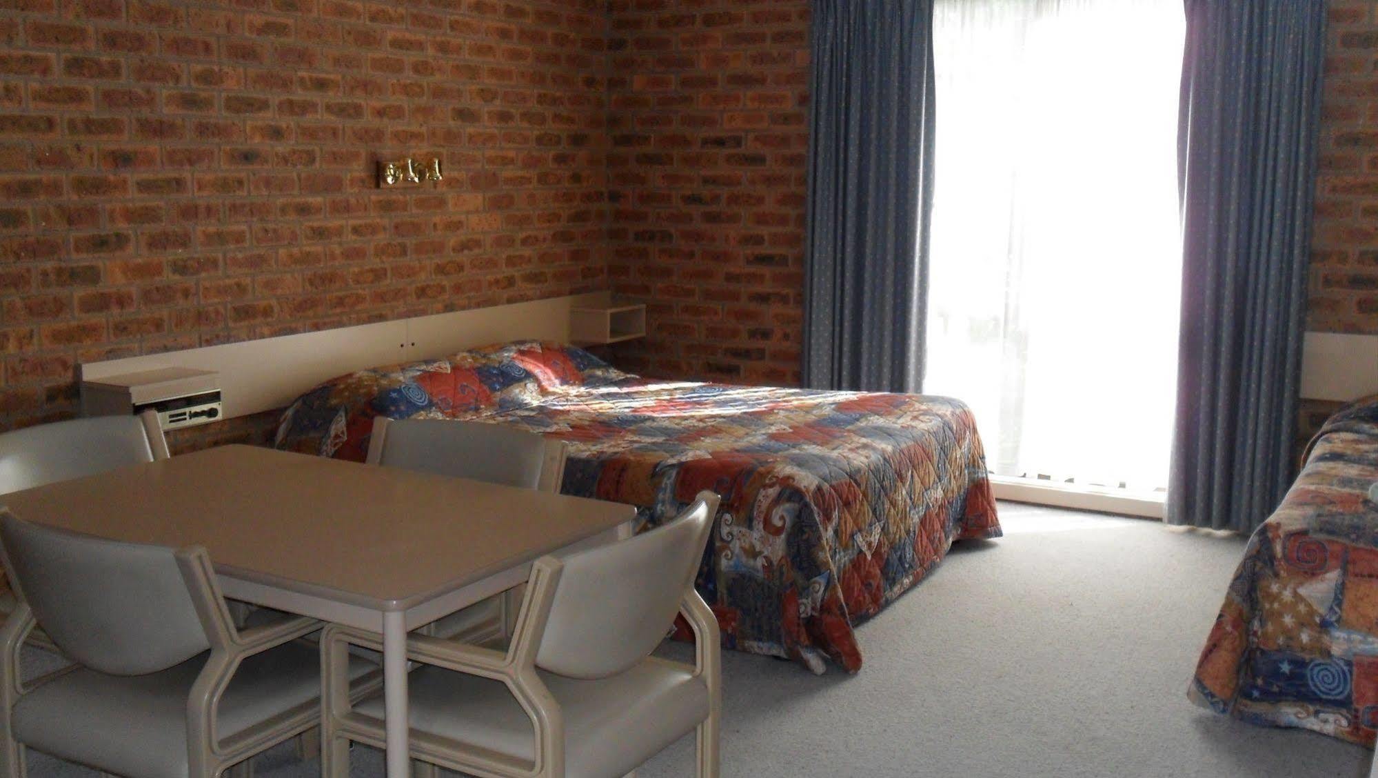 Settlement Motor Inn Deniliquin Eksteriør billede