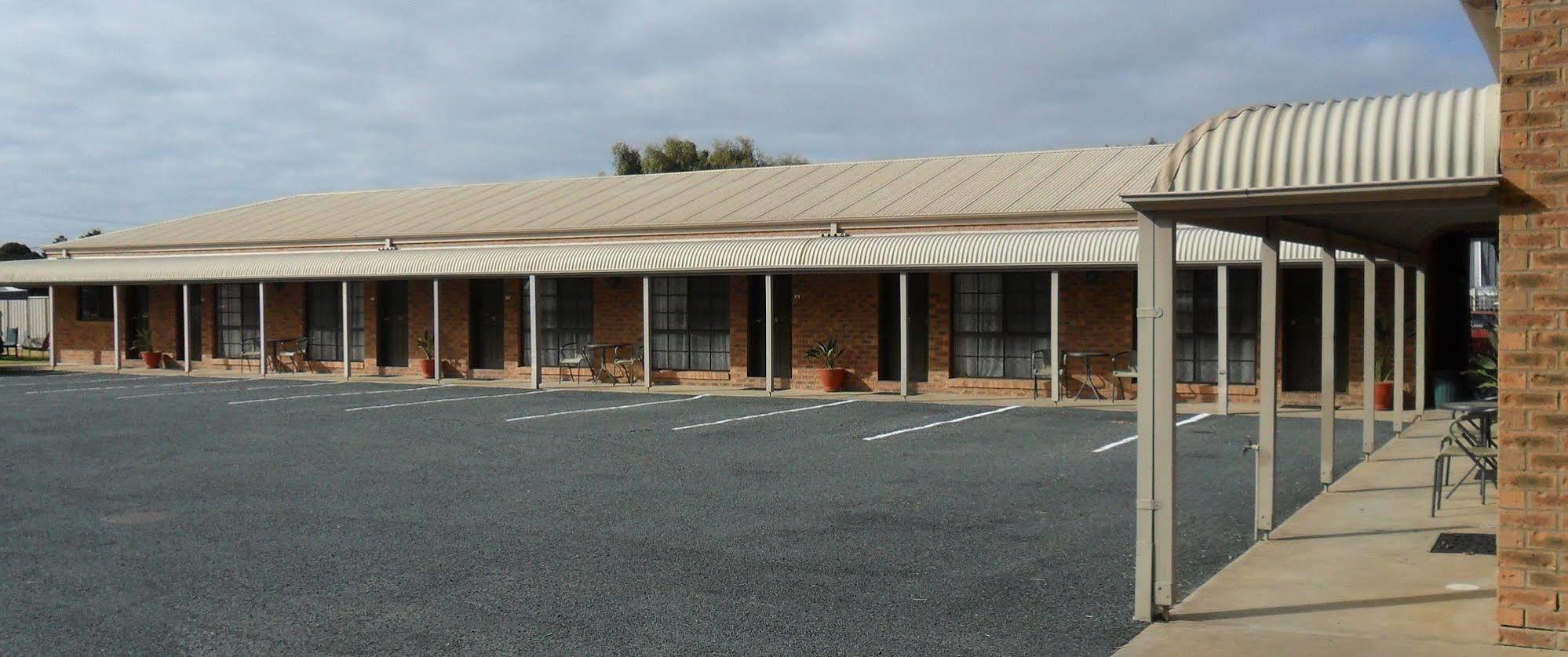 Settlement Motor Inn Deniliquin Eksteriør billede